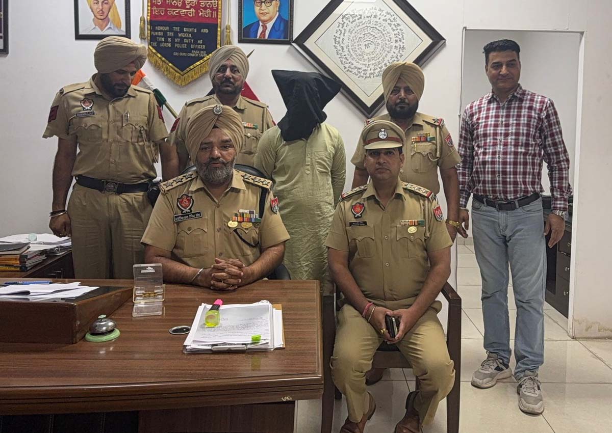 Accused of killing wife for dowry arrested